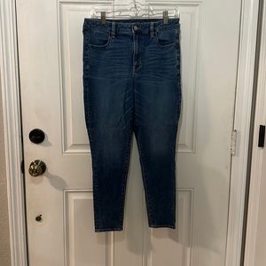 Never worn. American eagle super hi-rise jegging. 360 next level stretch sz10S